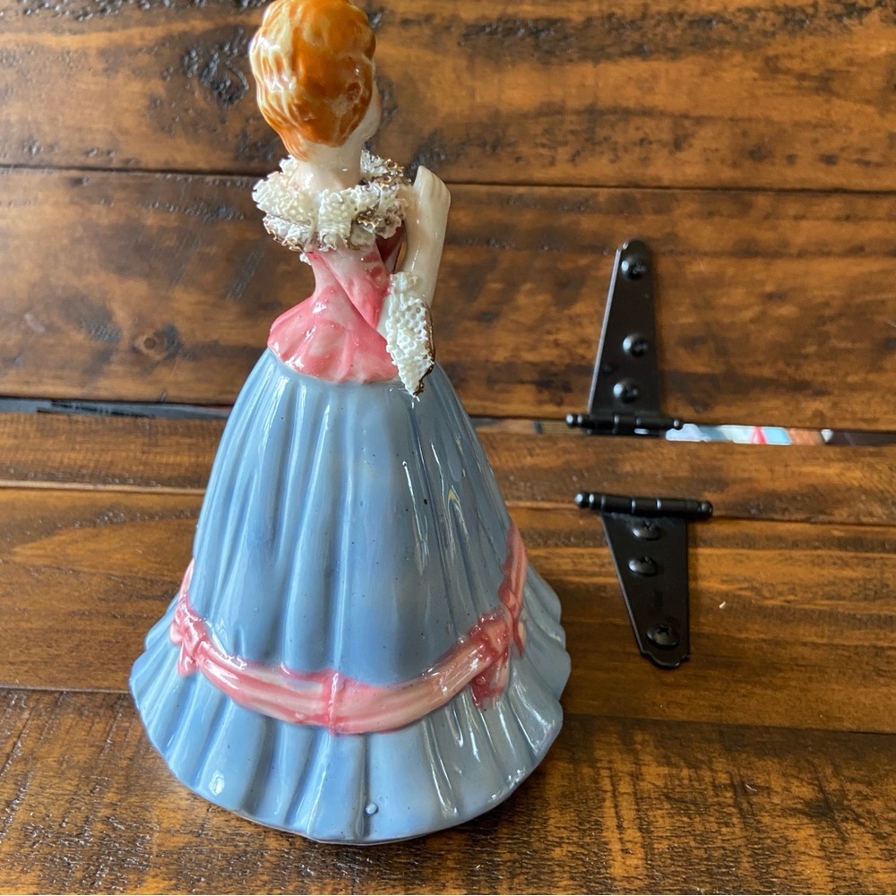 Vintage Porcelain Ceramic Lace Lady‎ Figurine twirling Musical-AS IS - Picture 4 of 7